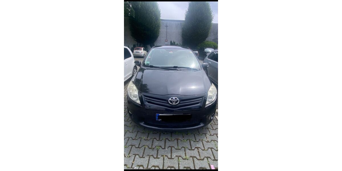 Toyota Auris 391.270 km 2.990 &euro; Bad Homburg 61352