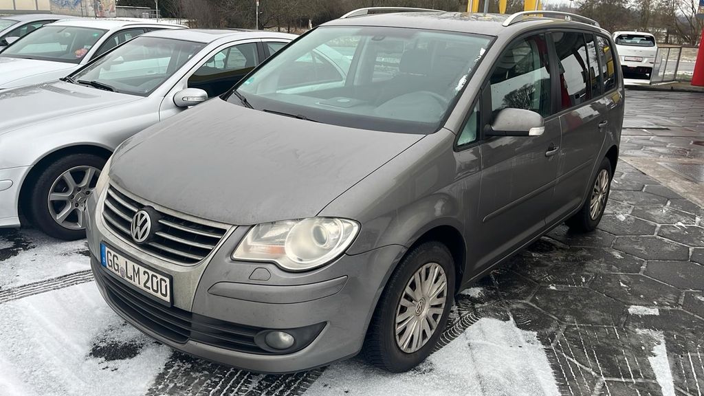 VW Touran 179.800 km 4.990 &euro; Rüsselsheim 65428