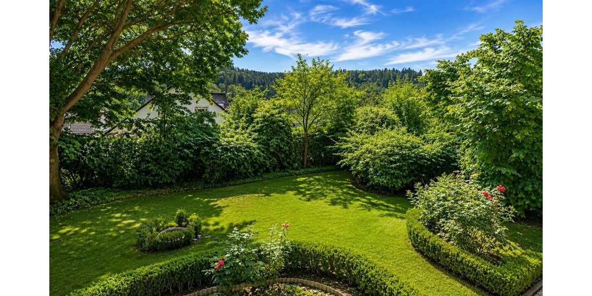 Großes Familienhaus am Sonnenhang mit Doppelgarage - Einfamilienhaus Eppstein | Angebot:27120640