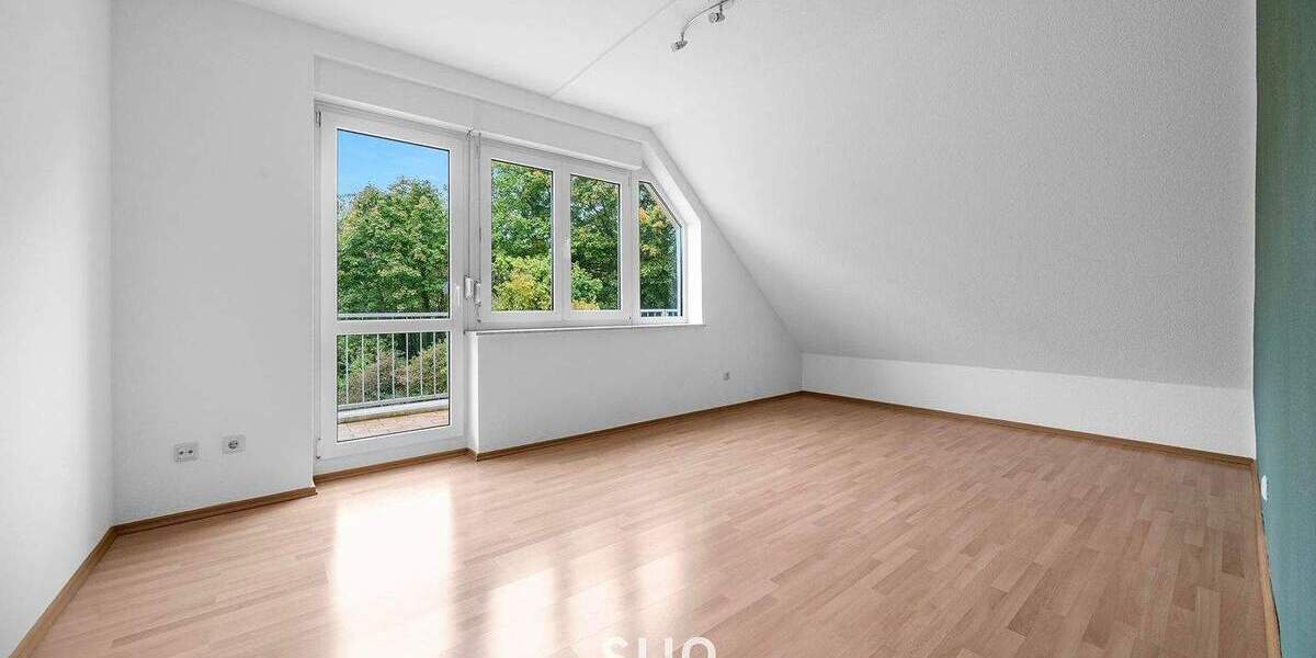 EXKLUSIVES STADTWOHNEN IM GRÜNEN - 4-Zimmer-DG-Wohnung mit Traumterrasse 4 zimmer