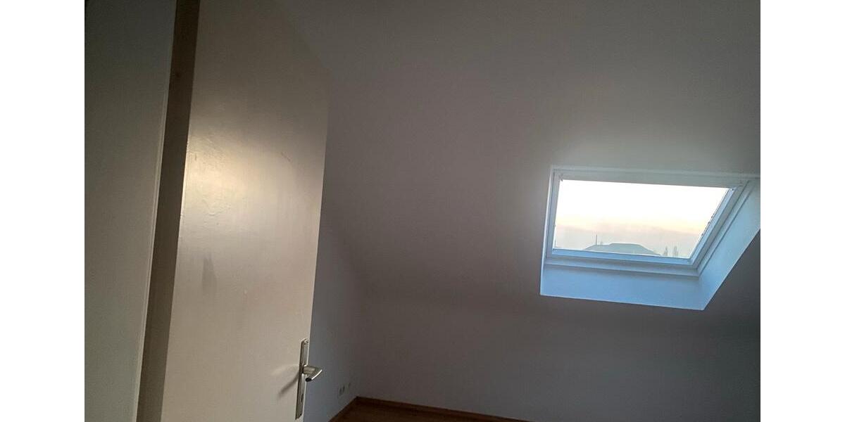 Nachmieter – 2-Zimmer-Dachgeschosswohnung Frankfurt-Griesheim 2 zimmer