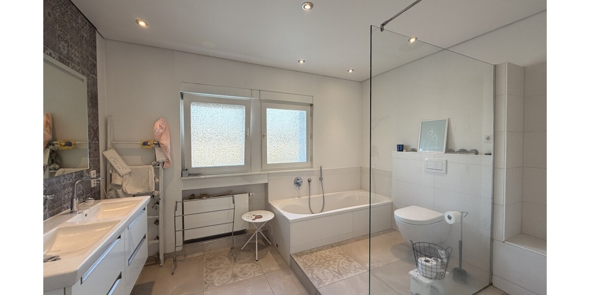 *Ehemals Unternehmervilla...jetzt Ihr neues Zuhause - TOP gepflegtes Einfamilienhaus* - Einfamilienhaus Ginsheim-Gustavsburg Gustavsburg | Angebot:25098954