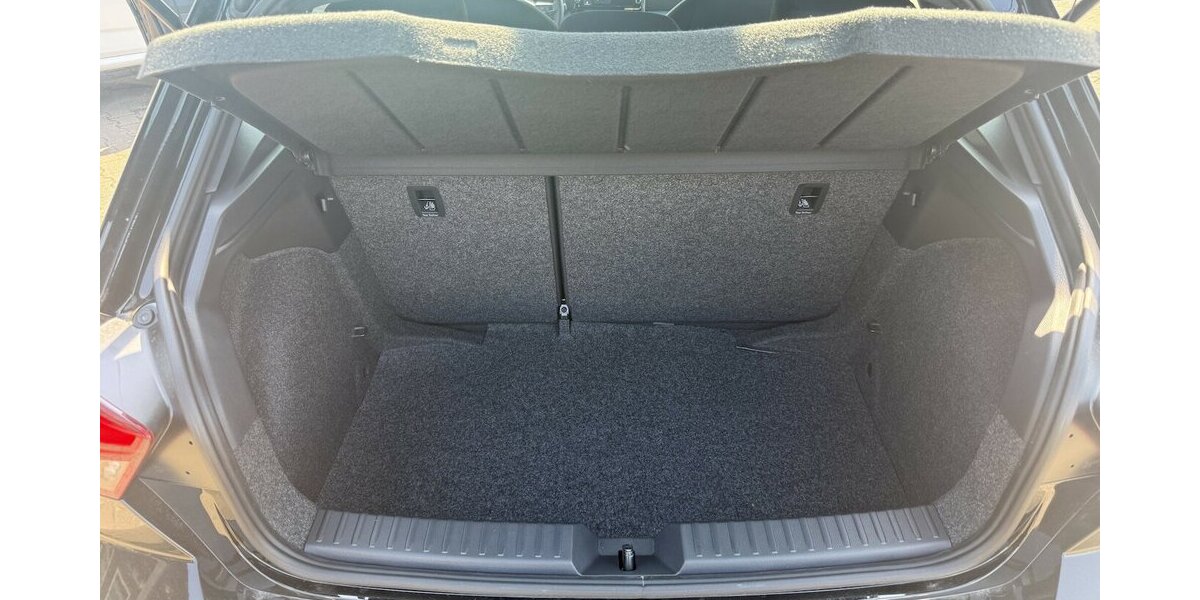 Seat Ibiza 1.0 TSI 70 kW Style/17Zoll/Winterp 2.677 km 17.999 &euro; Frankfurt 60386