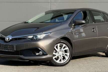 Toyota Auris 33.000 km 13.300 &euro; Bad Homburg 61350