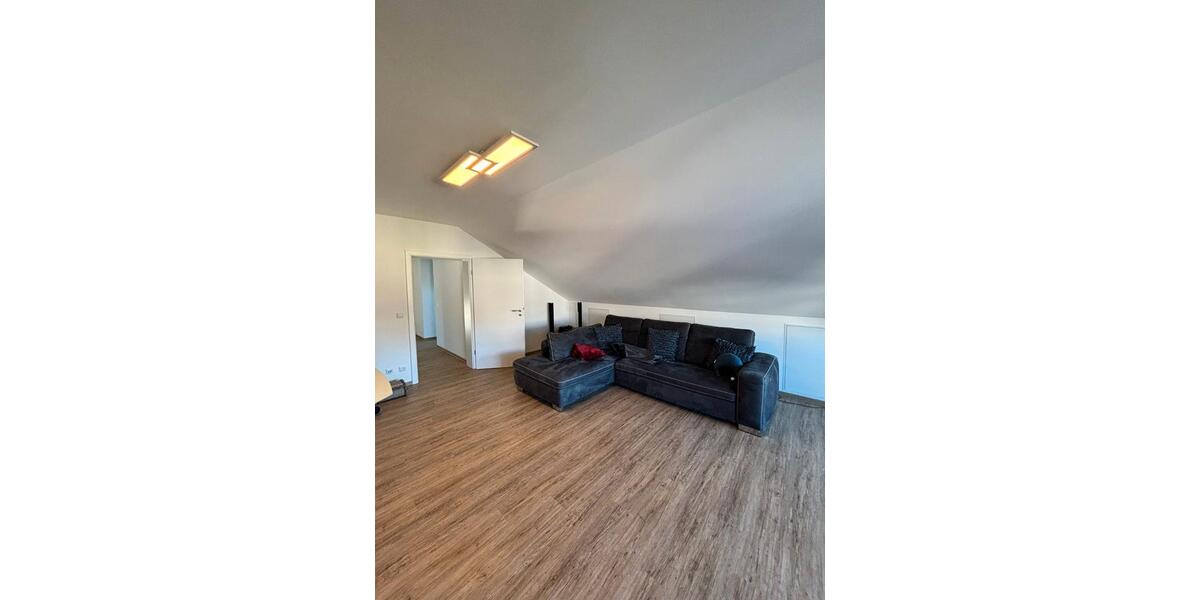 Dachgeschoßwohnung Karben - 2 Zimmer, 80 m&sup2;, 979&euro; | Angebot:26400052