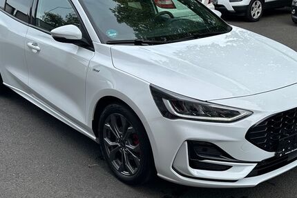 Ford Focus 31.400 km 18.500 € Wiesbaden 65203