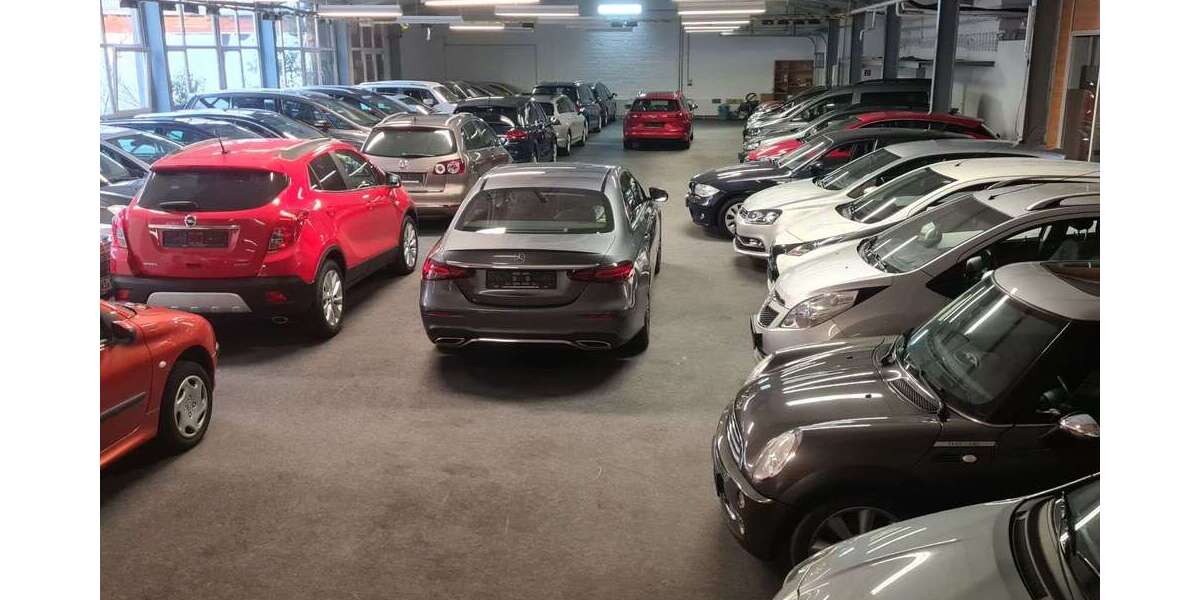 Lada Granta 82.000 km 6.490 &euro; Rüsselsheim 65428