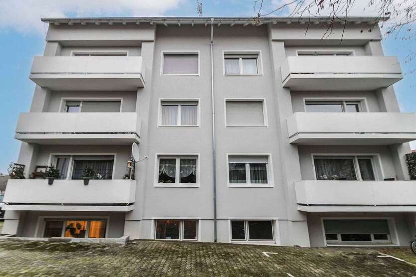 Haus zum Kaufen in Karben 1.890.000 € 529.13 m²
