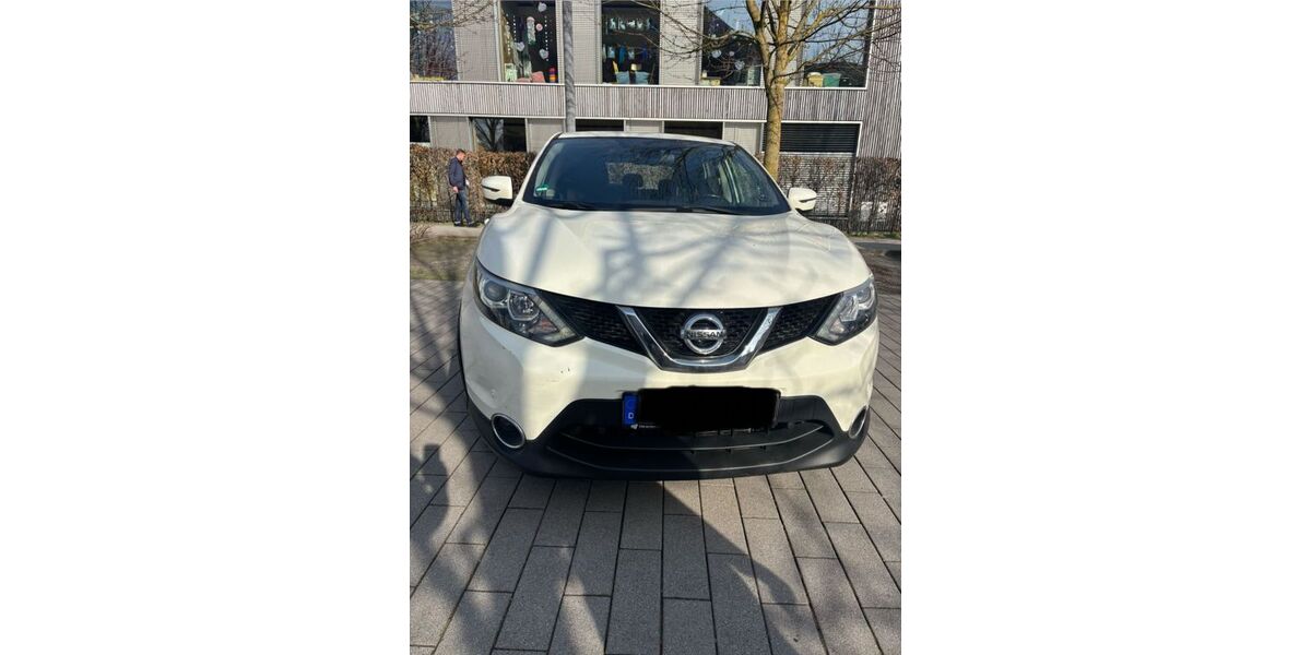 Nissan Qashqai 148.000 km 8.900 &euro; Frankfurt 60438