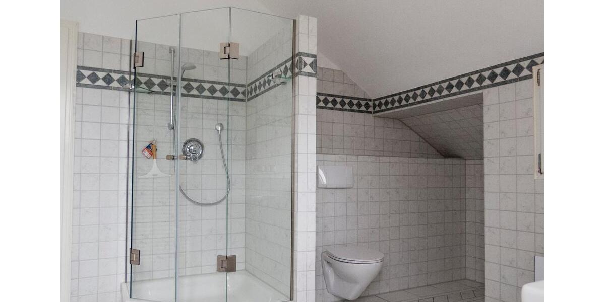 Dachgeschoßwohnung Sulzbach (Taunus) - 2 Zimmer, 64 m&sup2;, 980&euro; | Angebot:25724120