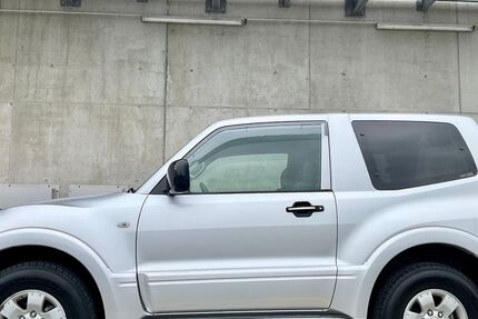 Mitsubishi Pajero 114.000 km 6.600 &euro; Friedrichsdorf 61381