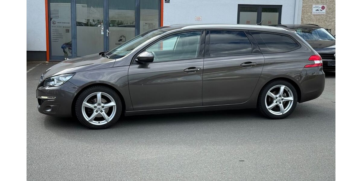 Peugeot 308 124.000 km 8.699 &euro; Frankfurt am Main 60314