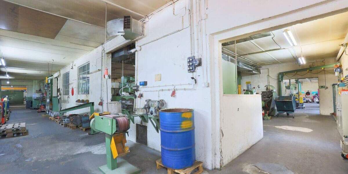 Handwerk & Logistik - Industriehalle mit Freifläche in Schöneck zimmer