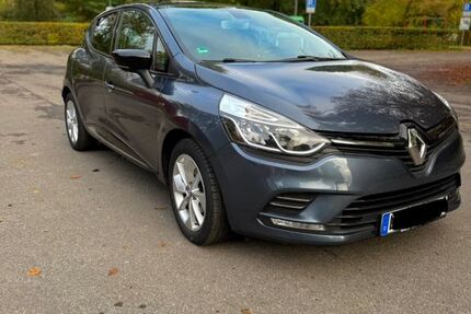 Renault Clio 102.000 km 9.600 &euro; Frankfurt 60314