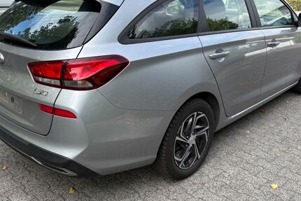 Hyundai i30 165.908 km 7.735 &euro; Frankfurt am Main 60389