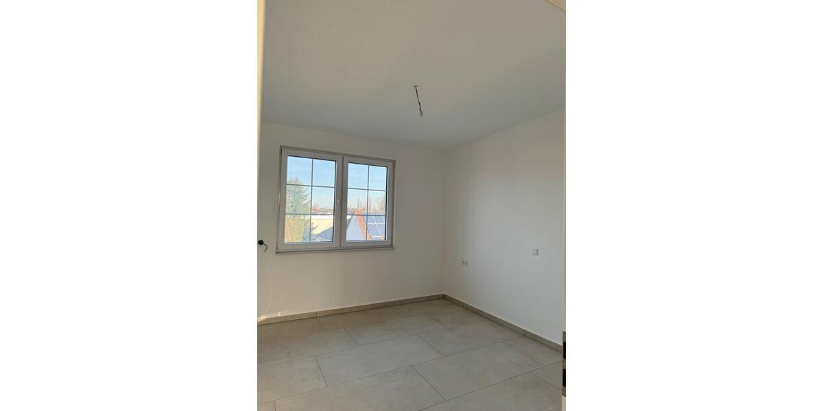 Dachgeschoßwohnung Offenbach am Main Bürgel - 4 Zimmer, 120 m&sup2;, 1.980&euro; | Angebot:24615324