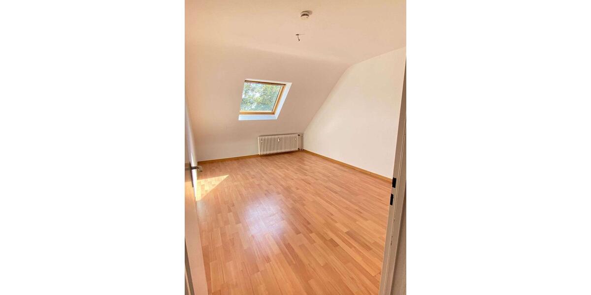 Dachgeschoßwohnung Frankfurt am Main Fechenheim - 3 Zimmer, 63 m&sup2;, 831&euro; | Angebot:25781602