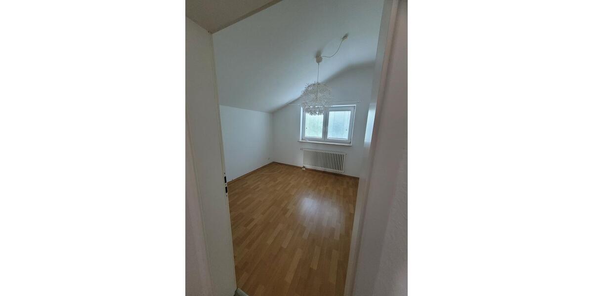 Dachgeschoßwohnung Rodenbach - 2 Zimmer, 60 m&sup2;, 600&euro; | Angebot:26412949