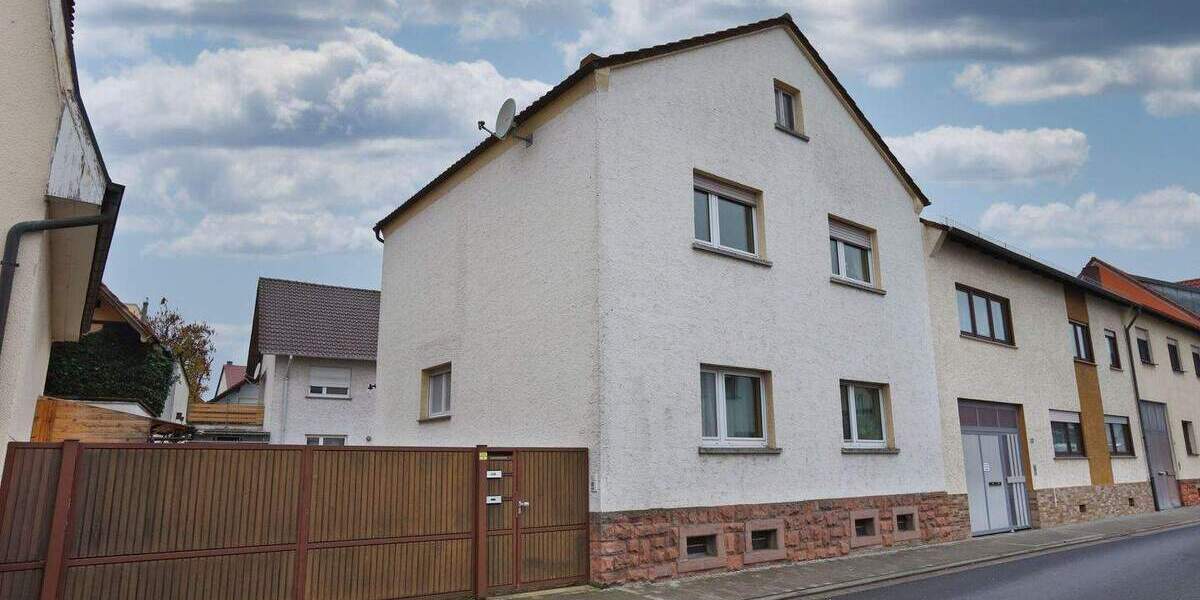 Zwei Wohnhäuser auf einem Grundstück in attraktiver Lage von Seligenstadt 1 zimmer