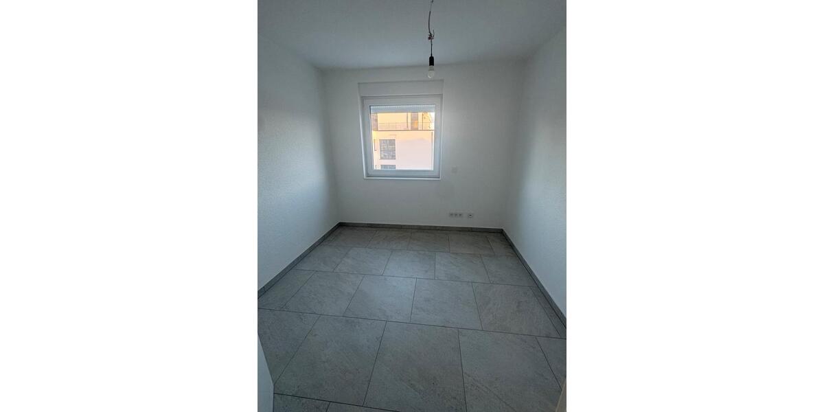 Etagenwohnung Nauheim - 4 Zimmer, 121 m&sup2;, 2.050&euro; | Angebot:25435473