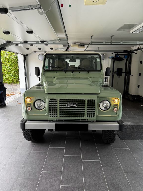 Land Rover Defender 24.864 km 79.800 € Bad Soden am taunus 65812
