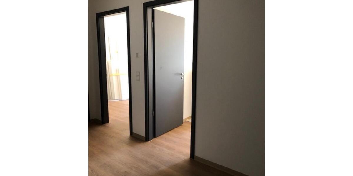 SONNIGES KOMFORT-WG-ZIMMER MIT SÜDBALKON AM ELLI-LUCHT-PARK 1 zimmer