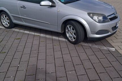 Opel Astra 215.000 km 2.050 &euro; Hochheim 65239