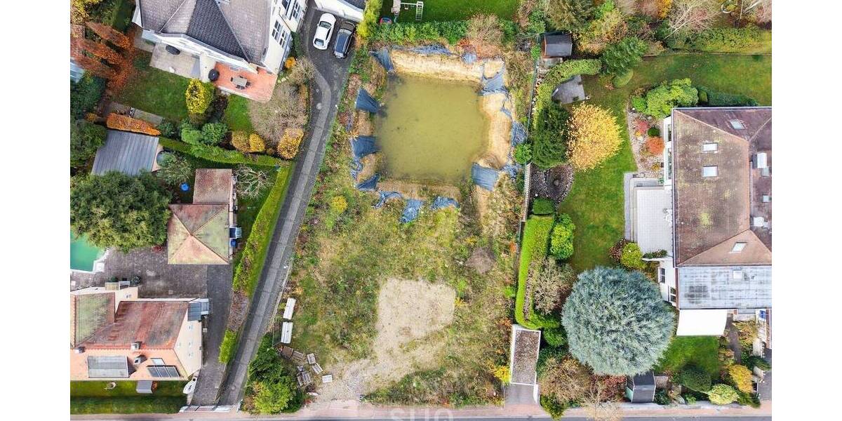 Attraktives Grundstück in bester Lage von Bad Homburg mit umfangreichen Bebauungsmöglichkeiten zimmer