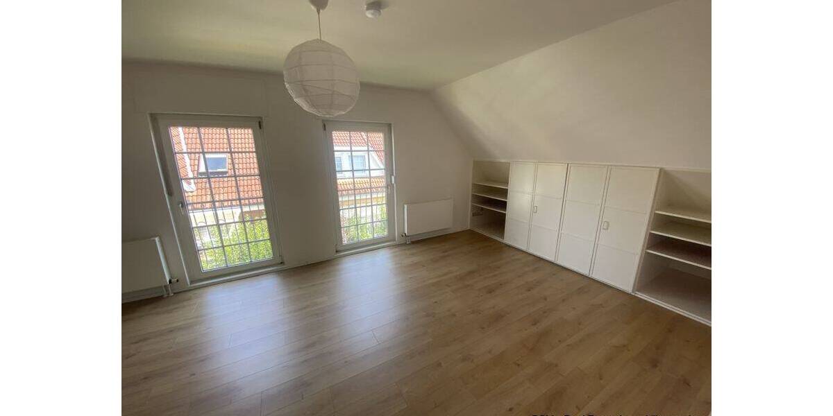 Etagenwohnung Rosbach von der Höhe Rodheim - 2 Zimmer, 72 m&sup2;, 950&euro; | Angebot:26927533
