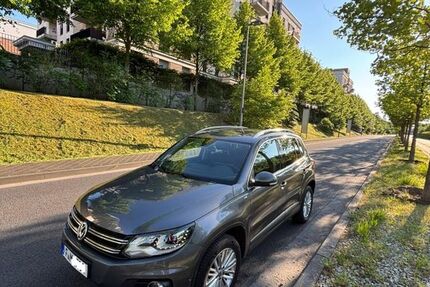 VW Tiguan 147.029 km 11.400 &euro; Frankfurt am Main 60326