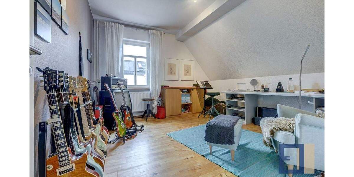 Einfamilienhaus Bischofsheim - 9 Zimmer, 215 m&sup2;, 529.950&euro; | Angebot:25691148