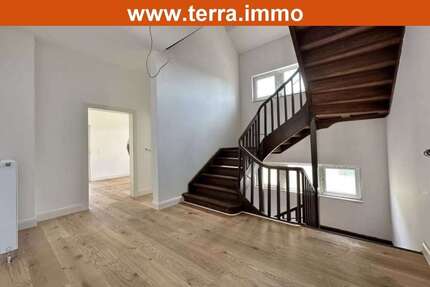 Haus Frankfurt am Main Schwanheim - 9 Zimmer, 208 m&sup2;, 899.000&euro; | Angebot:26829315