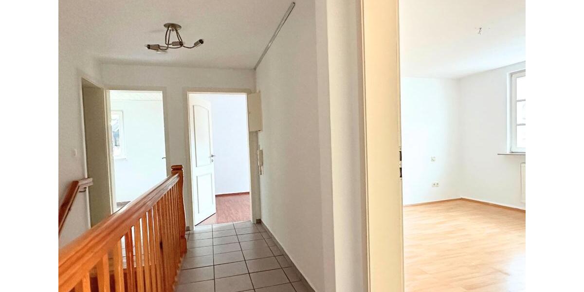 Etagenwohnung Dreieich - 3.5 Zimmer, 120 m&sup2;, 1.460&euro; | Angebot:26097921
