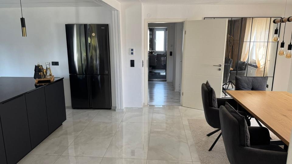 Etagenwohnung Griesheim - 4.5 Zimmer, 140 m&sup2;, 1.700&euro; | Angebot:26413113