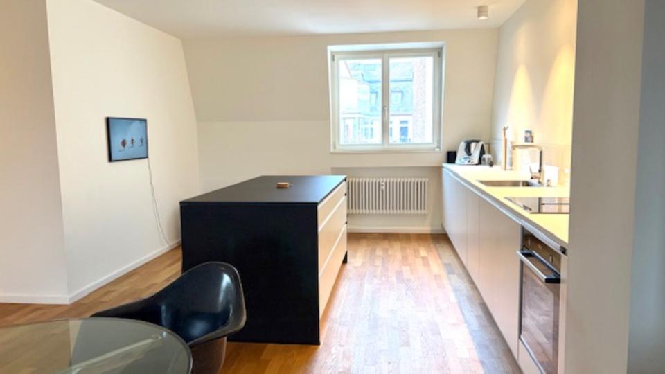 Dachgeschoßwohnung Frankfurt am Main Innenstadt 1 - 2.5 Zimmer, 102 m&sup2;, 2.590&euro; | Angebot:25432474