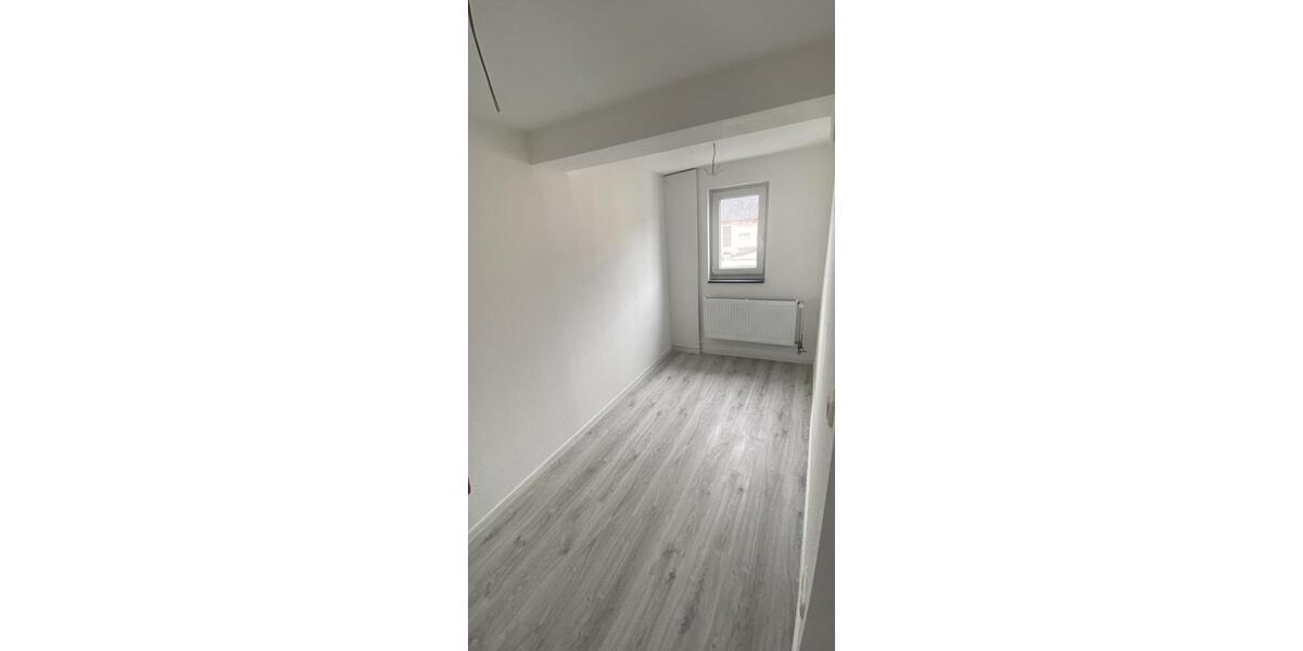 Helle-neu renovierte Wohnung in Nieder-Mockstadt ( Florstadt ) 4 zimmer