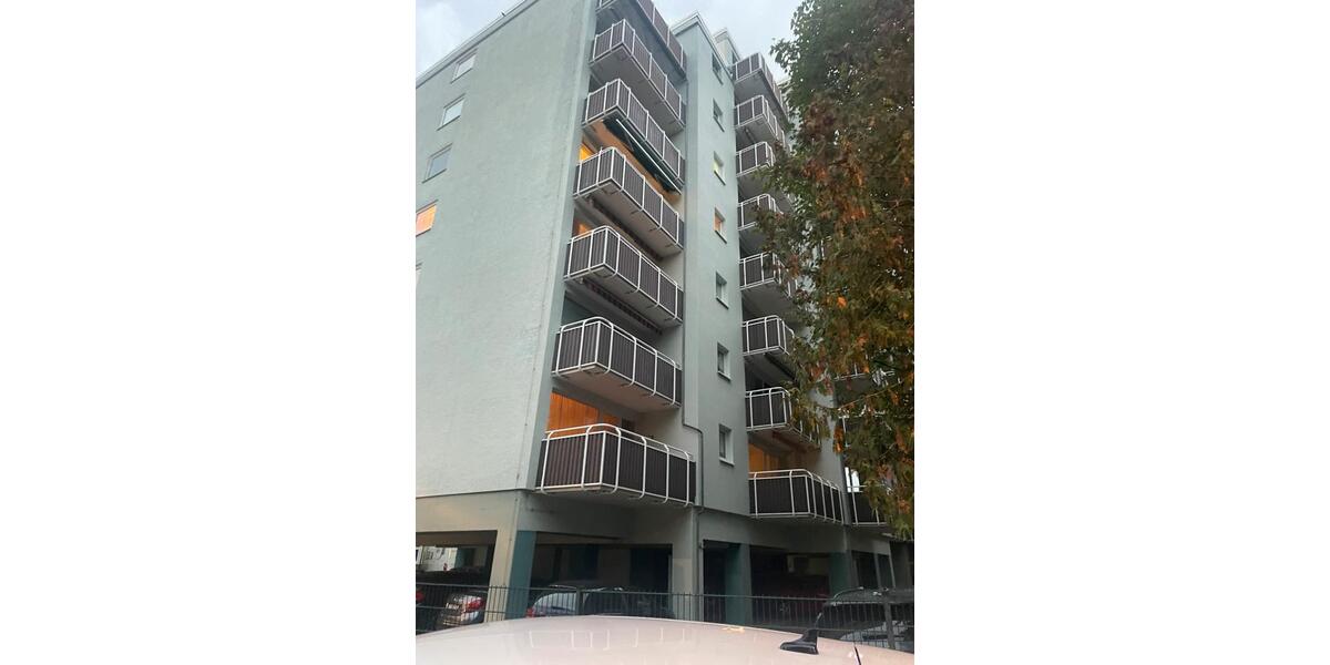 2 Zimmerwohnung ganz oben auf der Berger Straße 1 zimmer