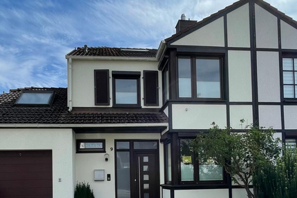 Haus zum Mieten in Usingen 2.000 € 206 m²