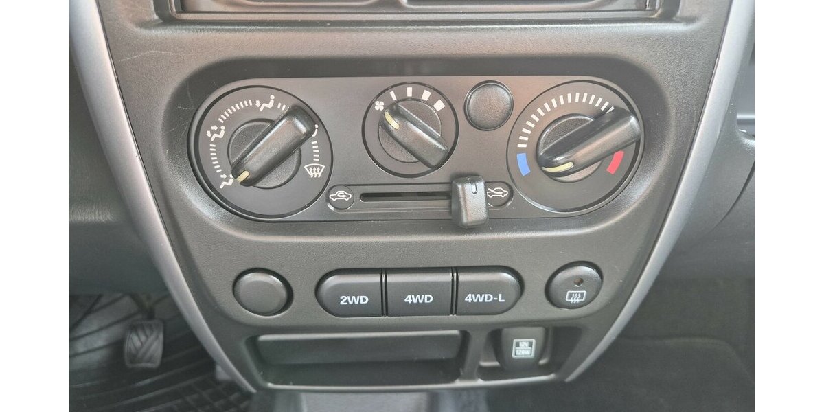 Suzuki Jimny 4x4, 1. Hand 64.312 km 14.890 &euro; Rodgau 63110