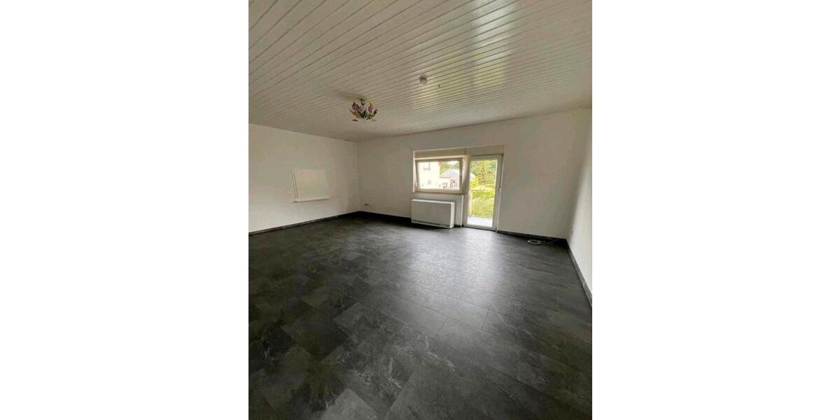 Helle 2 Zimmer Wohnung ca 93 qm Raunheim zimmer