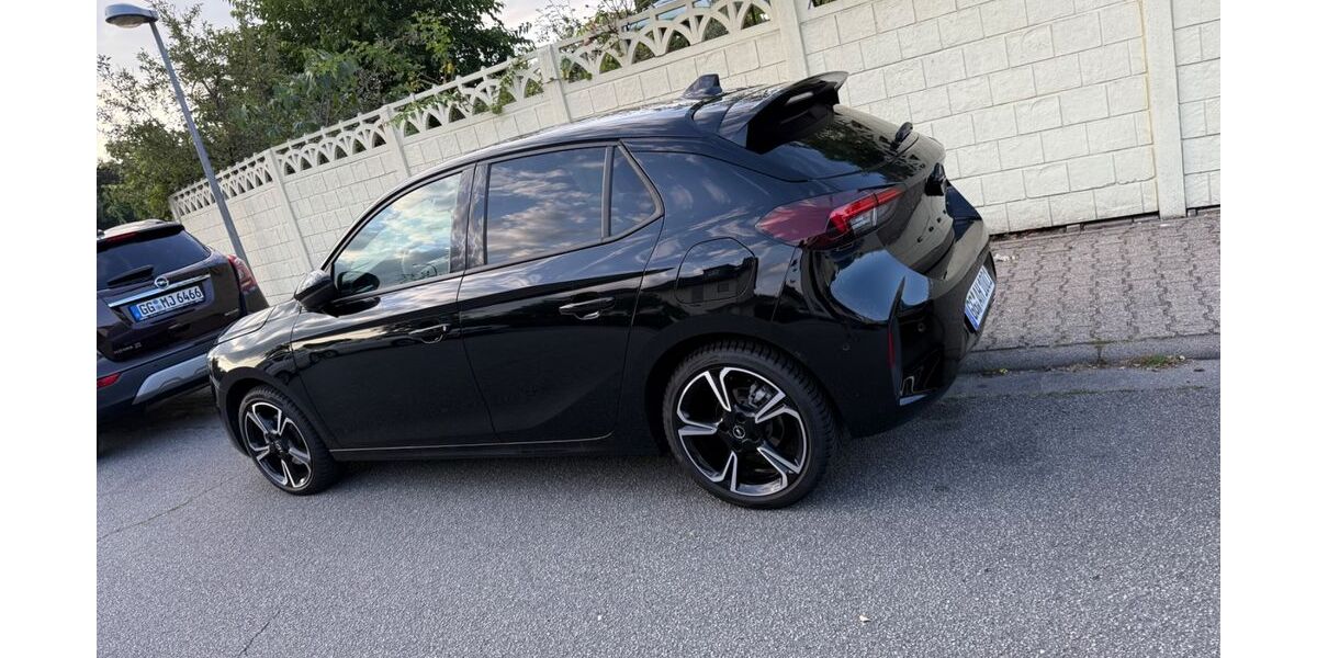 Opel Corsa 6.000 km 22.000 &euro; Rüsselsheim 65428