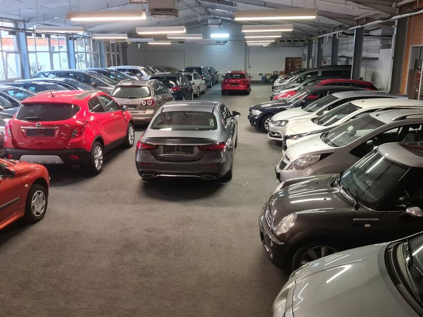 Toyota Corolla Verso 185.000 km 2.990 € Rüsselsheim 65428