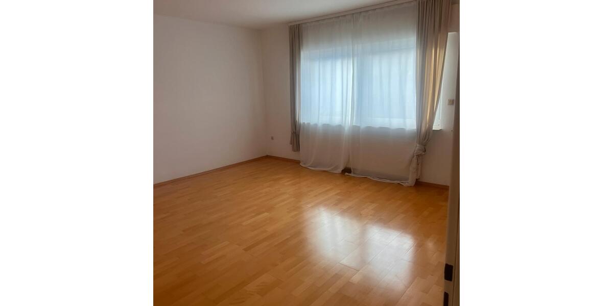 3,5 Zimmer Wohnung 2 Etagen mit Balkon, Terrasse, Garten 3.5 zimmer