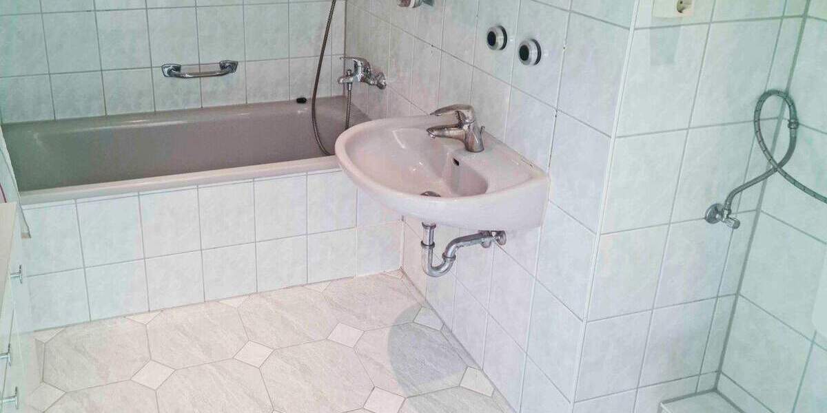 Etagenwohnung Offenbach am Main Hafen - 2 Zimmer, 68 m&sup2;, 195.000&euro; | Angebot:25718196