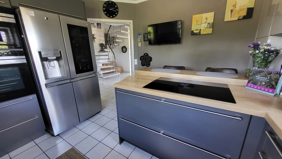 moderne DHH mit ELW im 