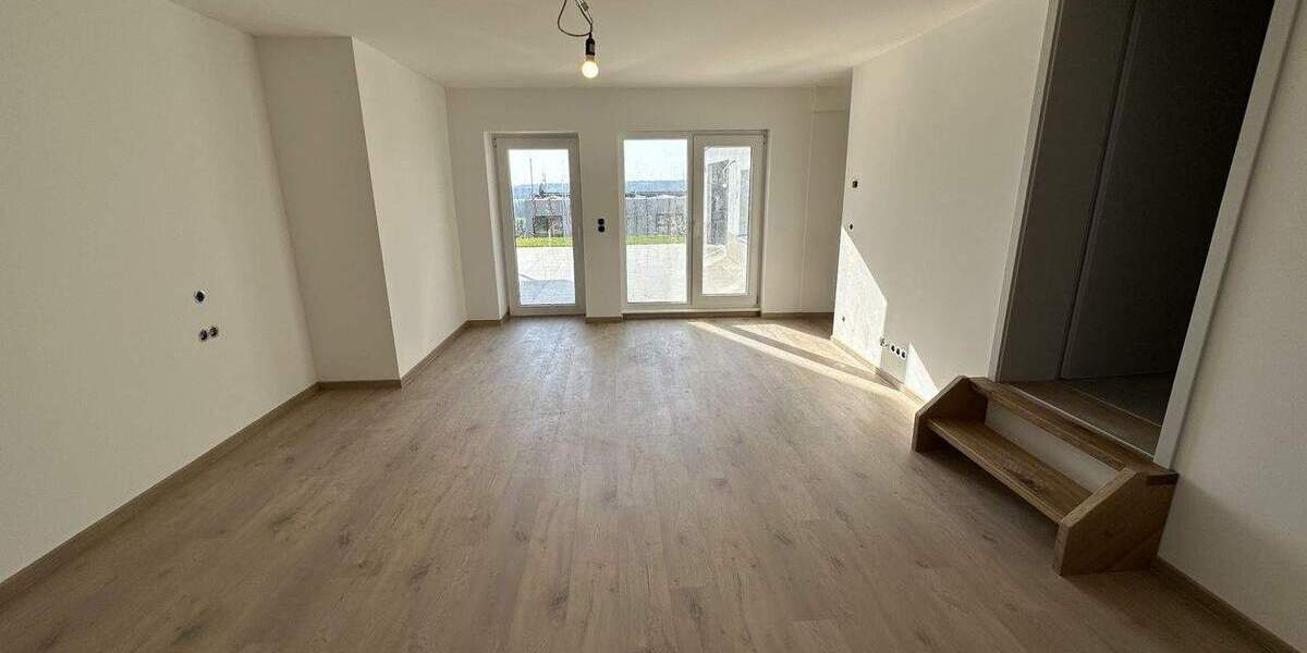 Etagenwohnung Karben Klein-Karben - 3 Zimmer, 170 m&sup2;, 2.050&euro; | Angebot:25665203