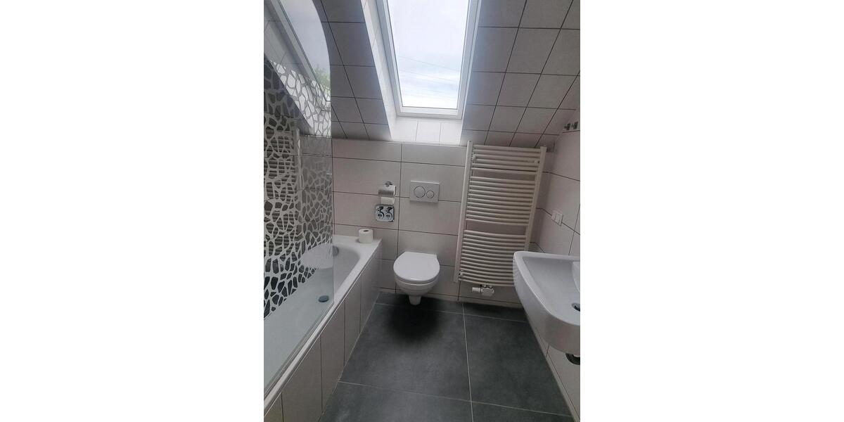 Dachgeschoßwohnung Erzhausen - 3 Zimmer, 68 m&sup2;, 930&euro; | Angebot:26413022