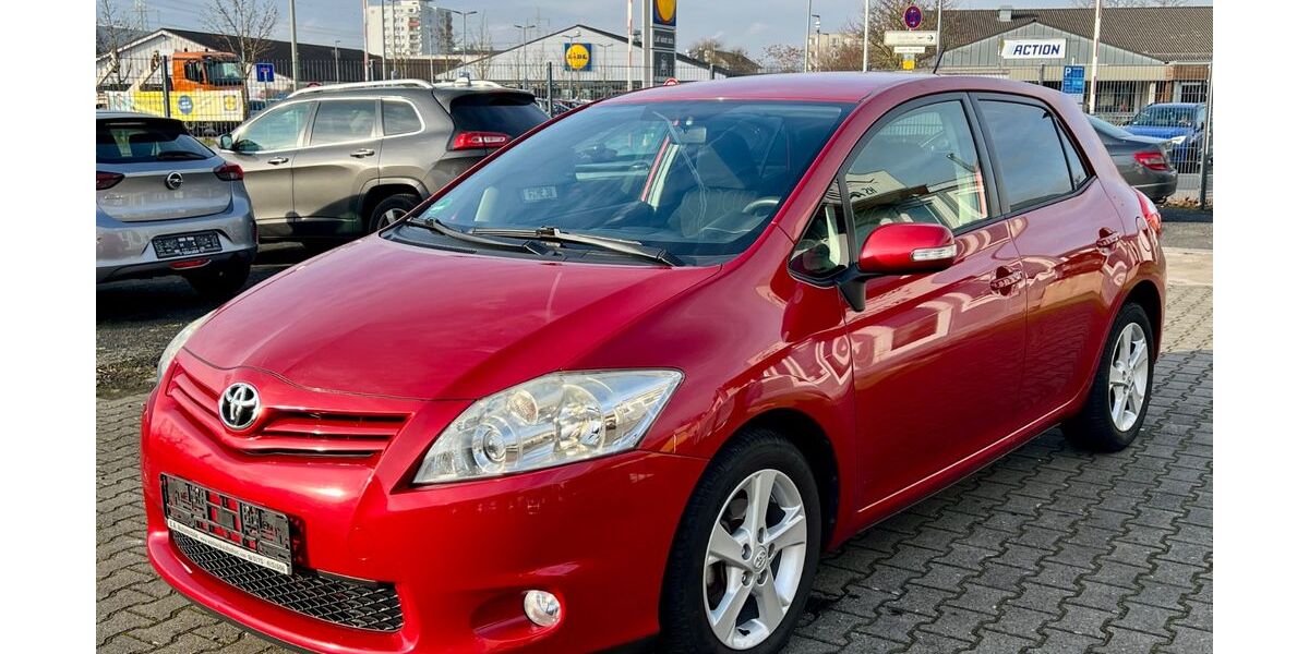 Toyota Auris 108.900 km 7.900 &euro; Kelsterbach 65451