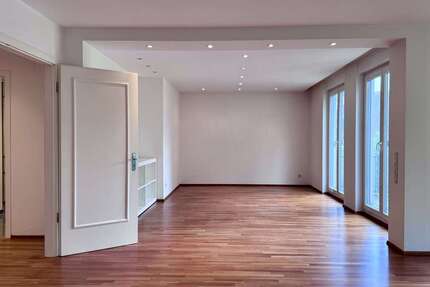 Wohnung Kronberg Kronberg - 3 Zimmer, 159 m&sup2;, 2.385&euro; | Angebot:27161224