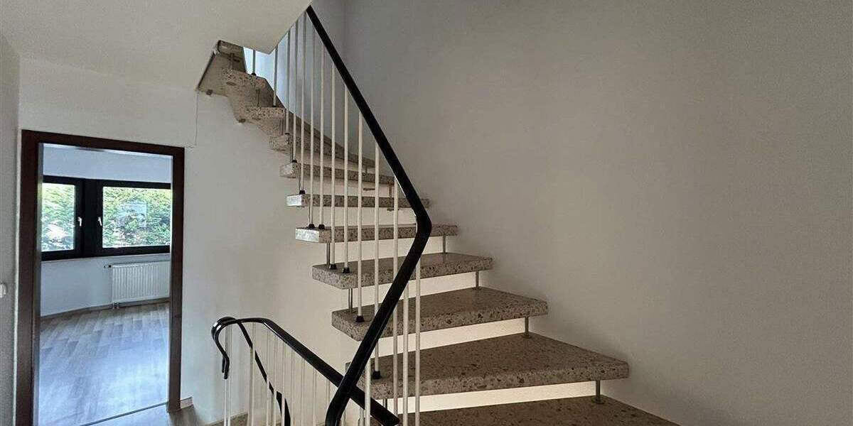 TOP-LAGE: Gepflegtes Reihenhaus mit vielen Extras! 5 zimmer